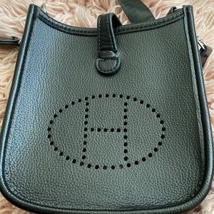 Black Crossbody/Shoulder bag